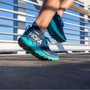 Hoka One One Challenger ATR 4 size 8